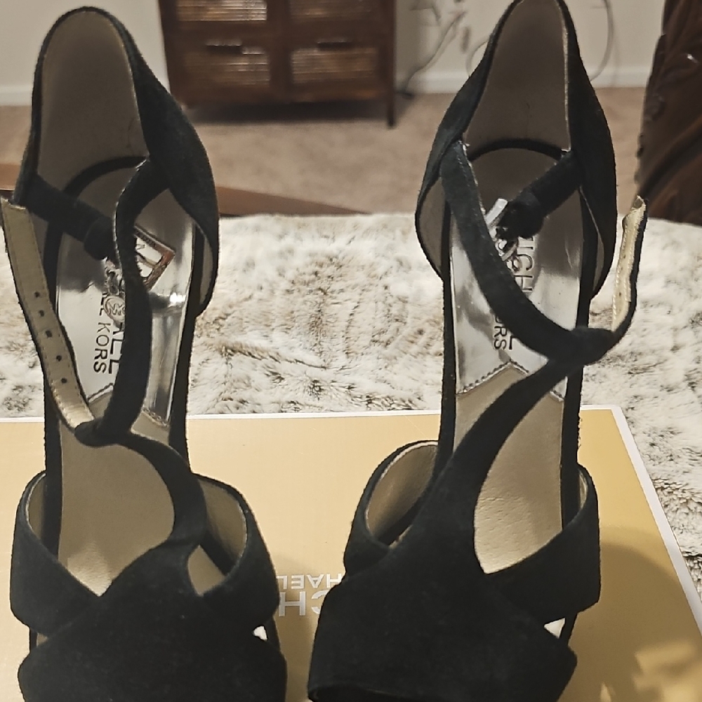 Michael Kors Black Heels Elegant Design